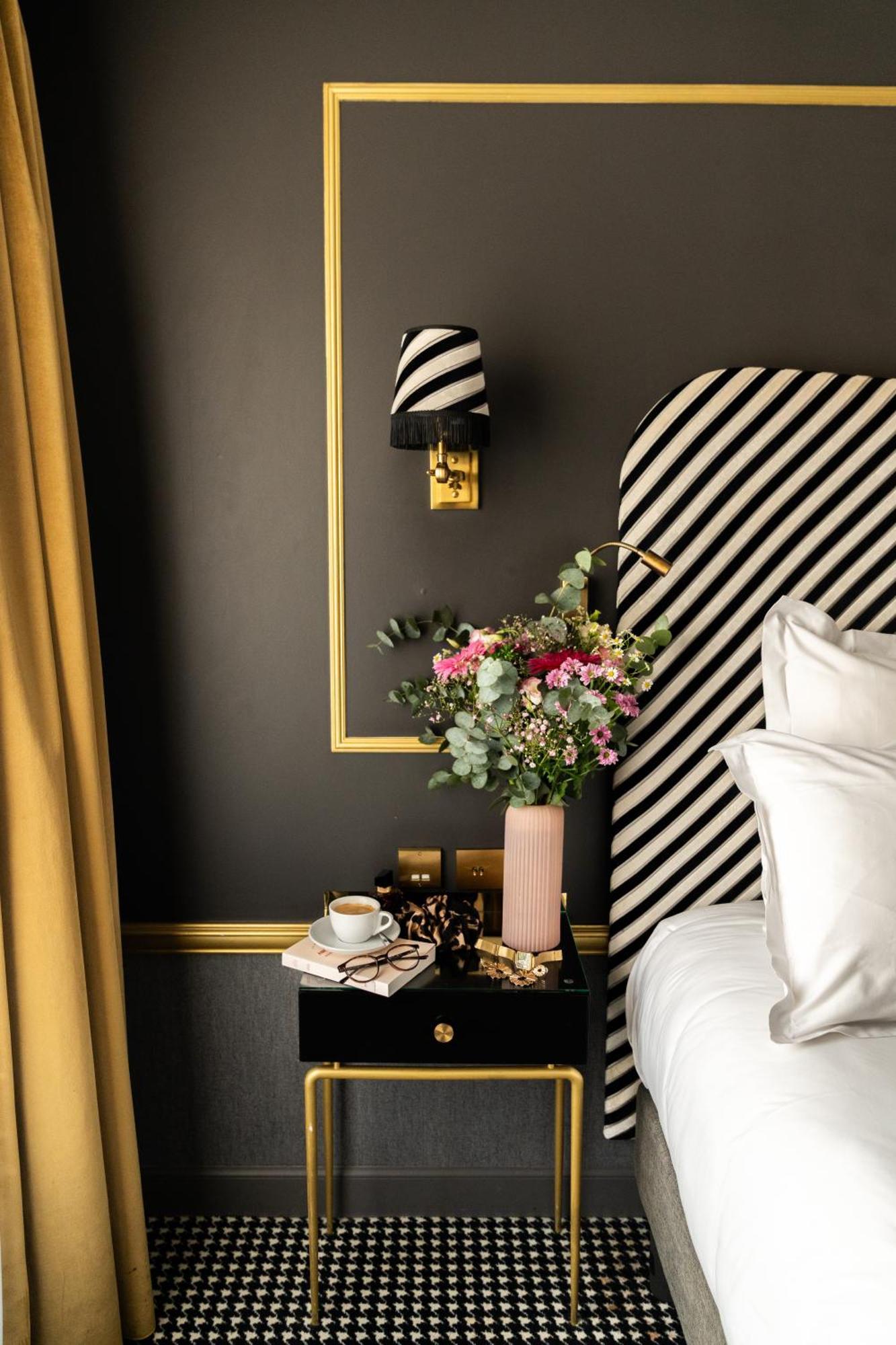 Snob Hotel Hotel